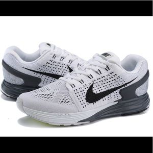 WMNS NIKE LUNARGLIDE 7